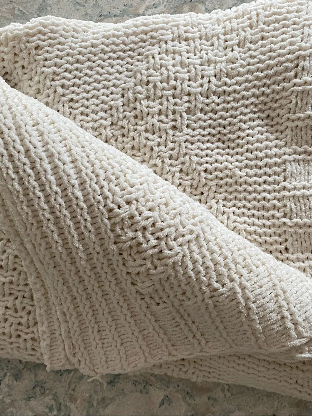 Elle lighter weight Knit Cream Throw Blanket